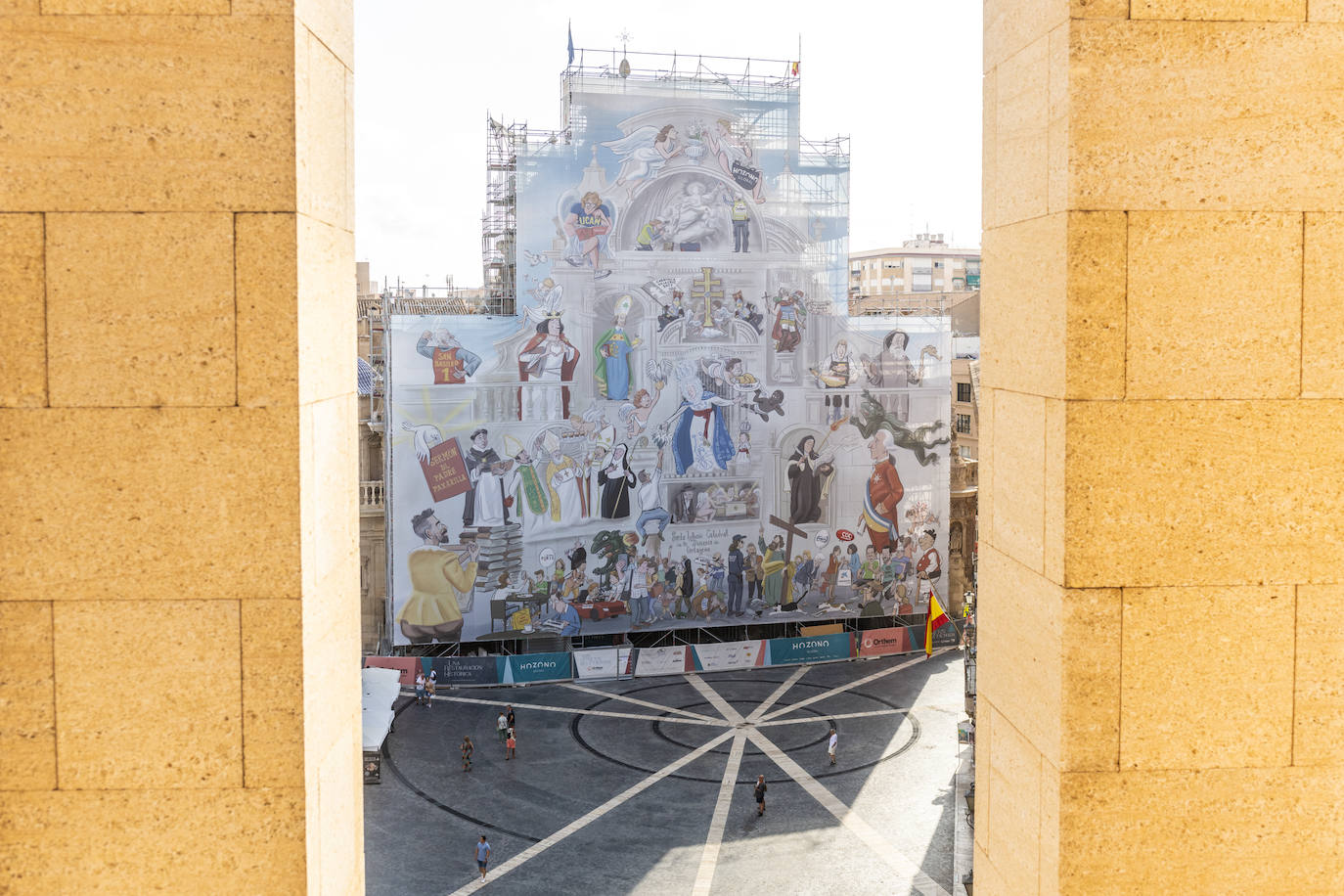 El Ayuntamiento presenta los actos para celebrar la retirada de la lona de la Catedral de Murcia, en imágenes
