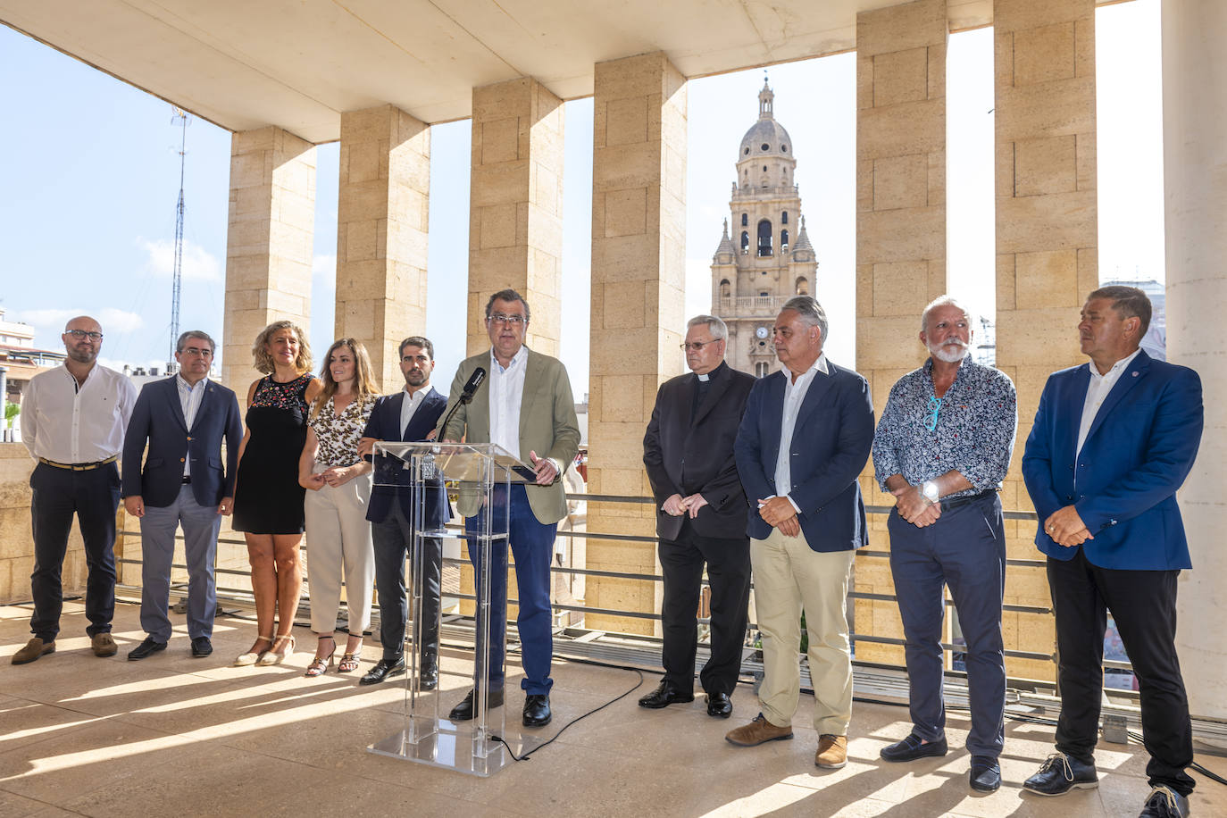 El Ayuntamiento presenta los actos para celebrar la retirada de la lona de la Catedral de Murcia, en imágenes