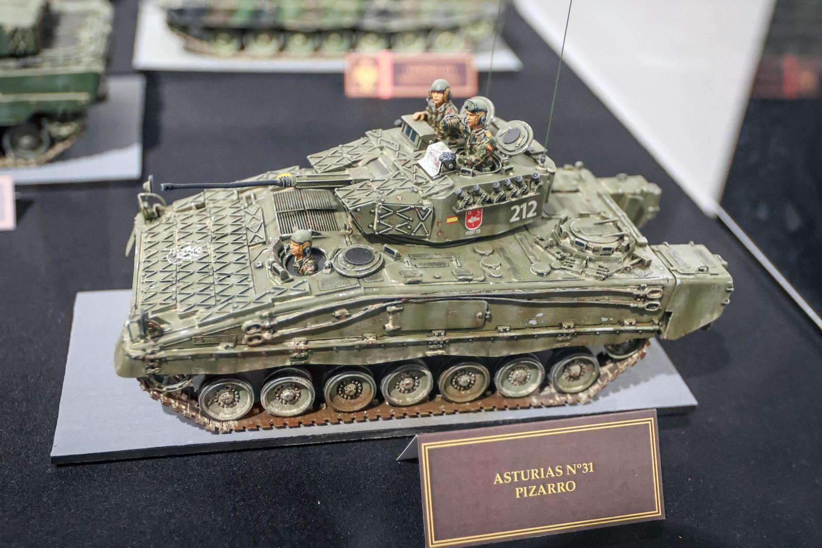 La exposición de modelismo del Ejército español, en imágenes