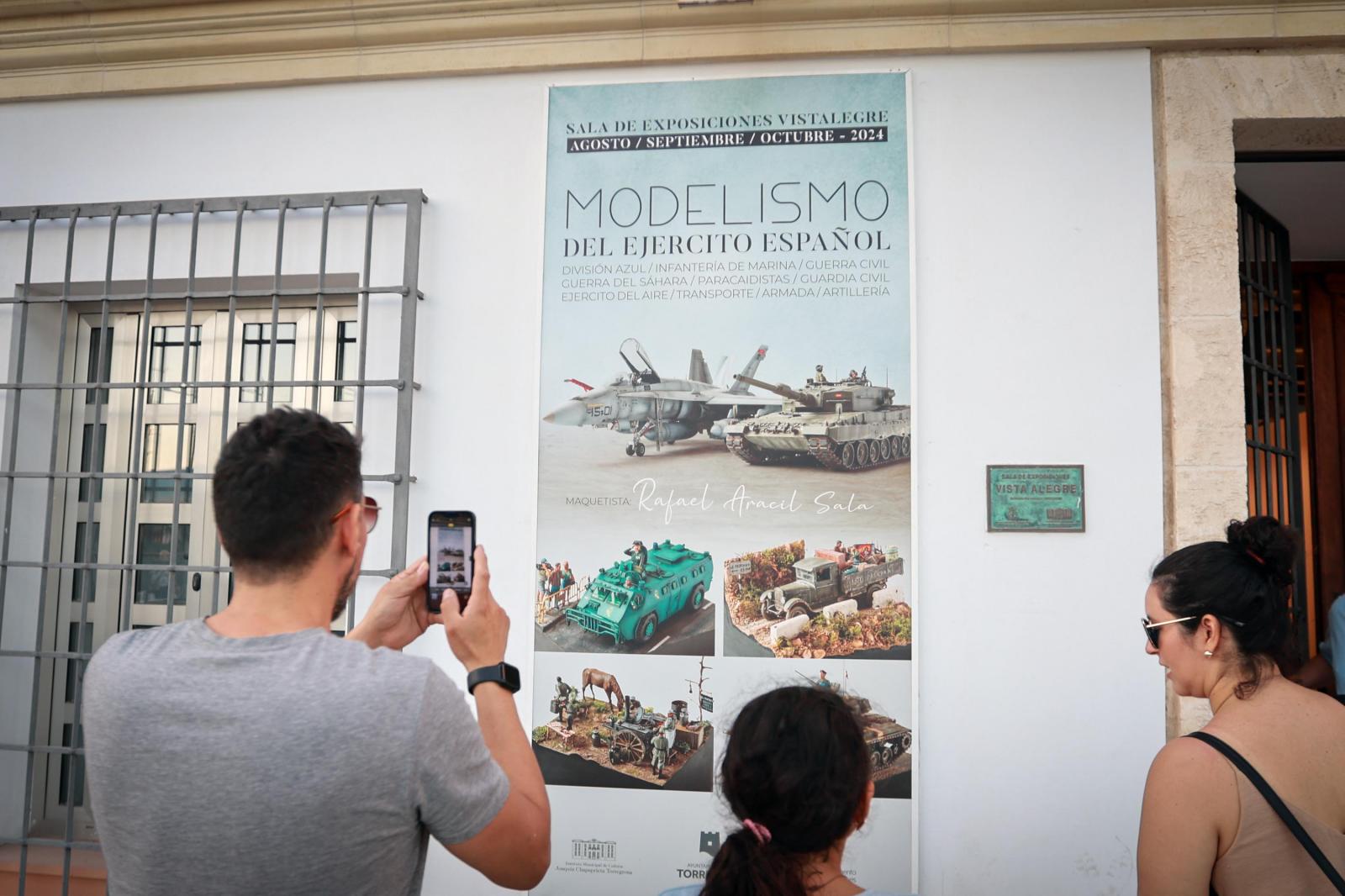 La exposición de modelismo del Ejército español, en imágenes