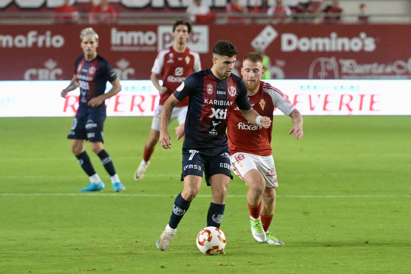 La derrota del Real Murcia frente al Yeclano ante su afición, en imágenes