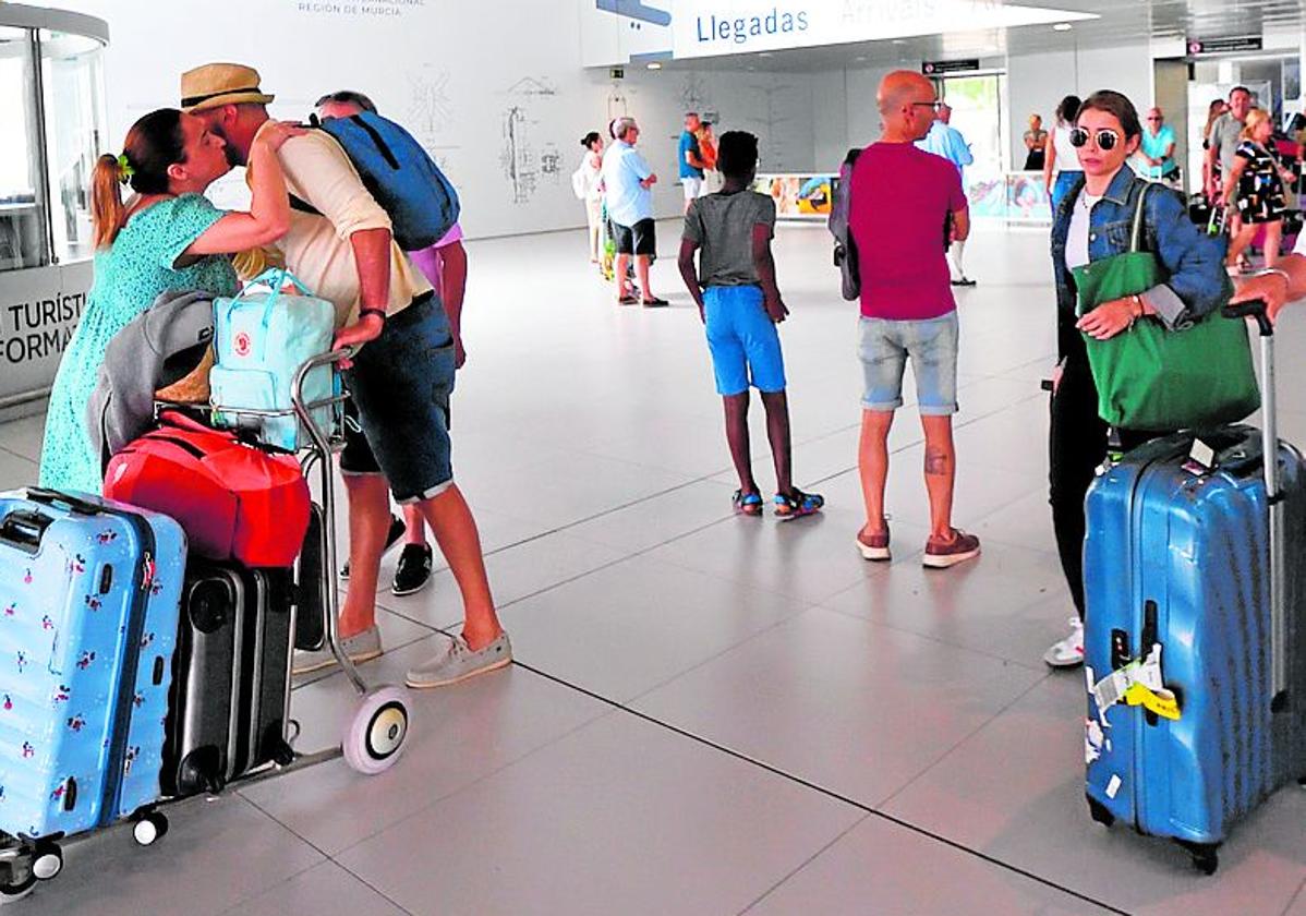 Usuarios del aeropuerto Juan de la Cierva, en agosto.