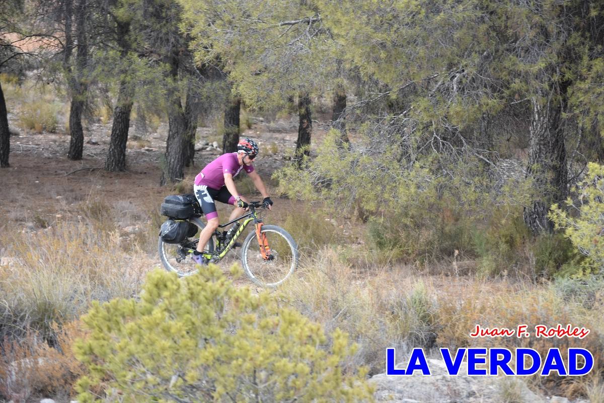 Pedaleando cientos de kilómetros para rezar ante la Vera Cruz de Caravaca