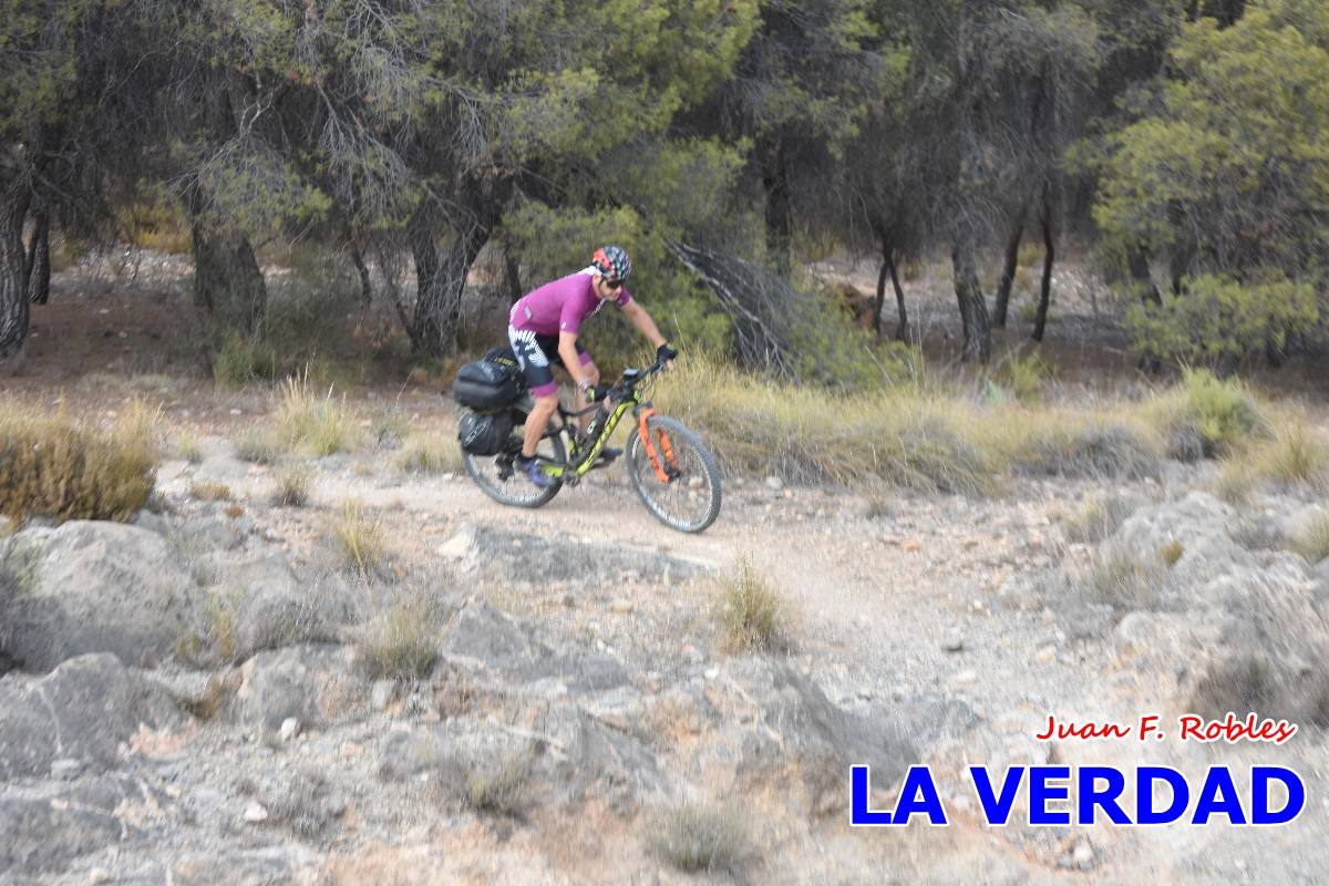 Pedaleando cientos de kilómetros para rezar ante la Vera Cruz de Caravaca