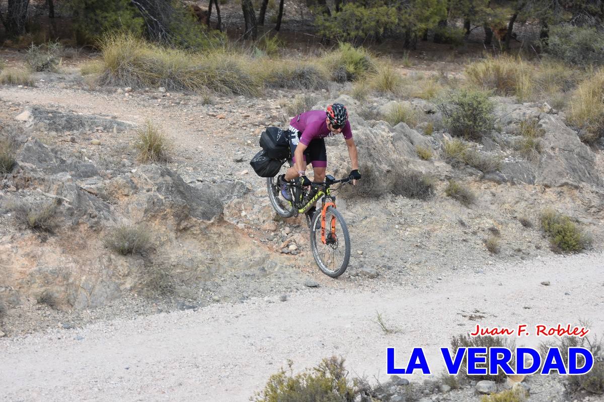 Pedaleando cientos de kilómetros para rezar ante la Vera Cruz de Caravaca