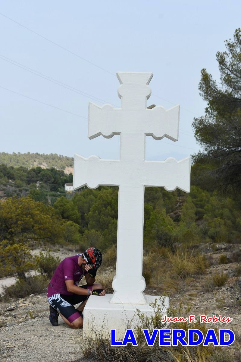 Pedaleando cientos de kilómetros para rezar ante la Vera Cruz de Caravaca