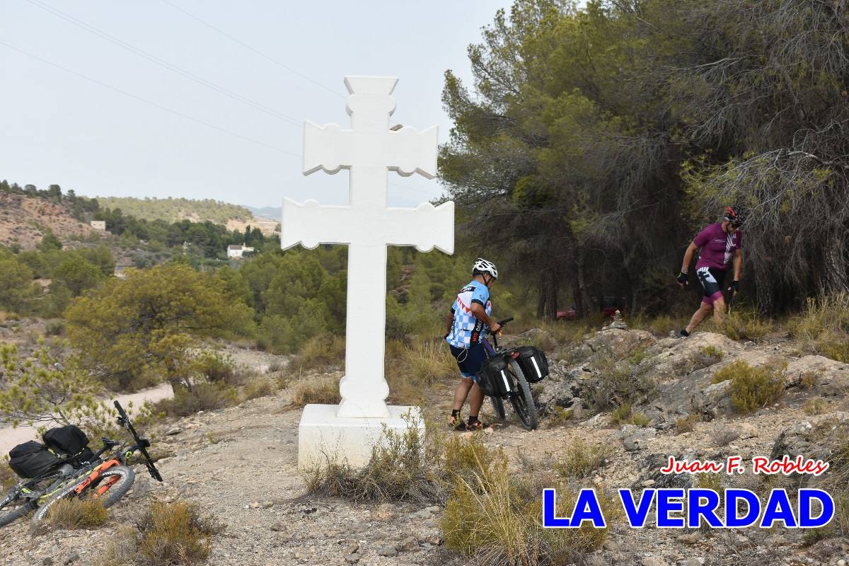 Pedaleando cientos de kilómetros para rezar ante la Vera Cruz de Caravaca