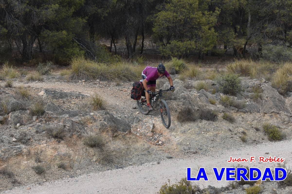 Pedaleando cientos de kilómetros para rezar ante la Vera Cruz de Caravaca