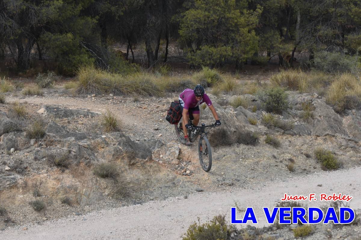 Pedaleando cientos de kilómetros para rezar ante la Vera Cruz de Caravaca