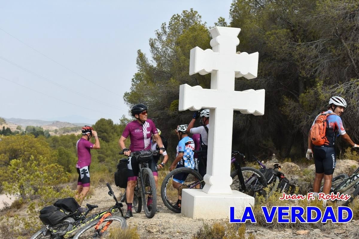 Pedaleando cientos de kilómetros para rezar ante la Vera Cruz de Caravaca