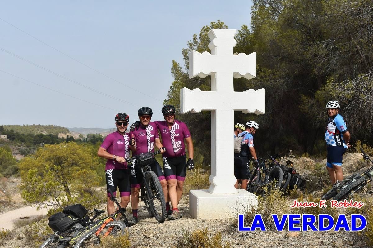 Pedaleando cientos de kilómetros para rezar ante la Vera Cruz de Caravaca