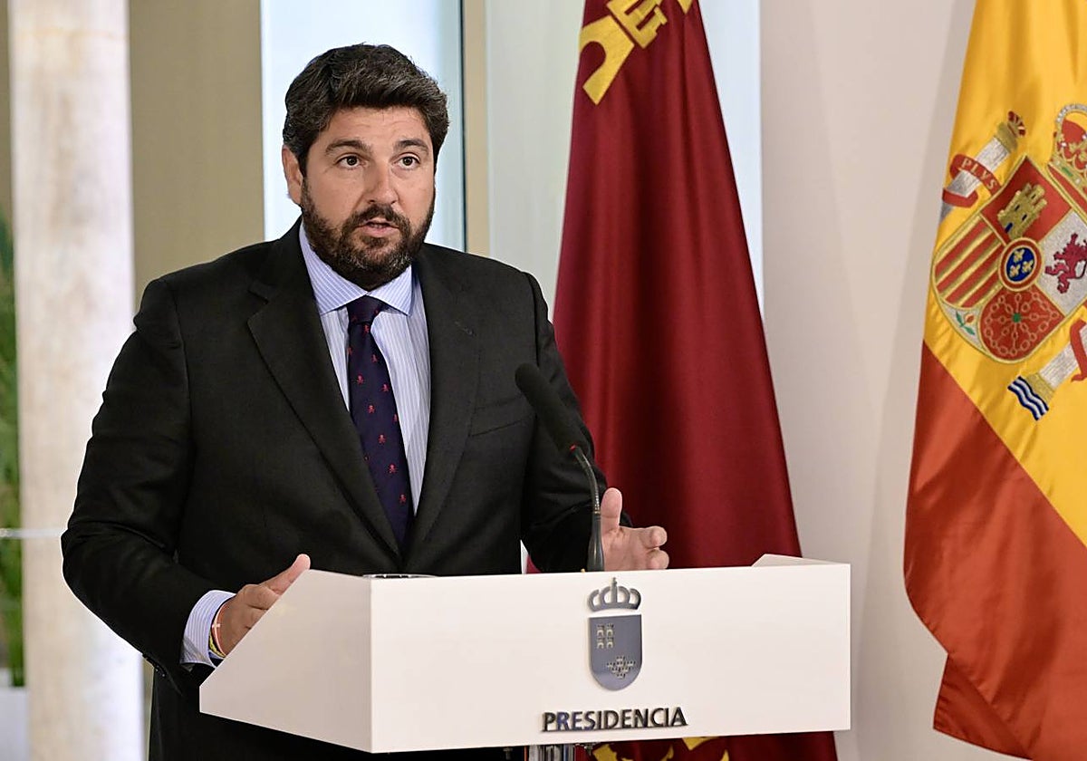 Imagen de archivo de Fernando López Miras durante una comparecencia en el Palacio de San Esteban