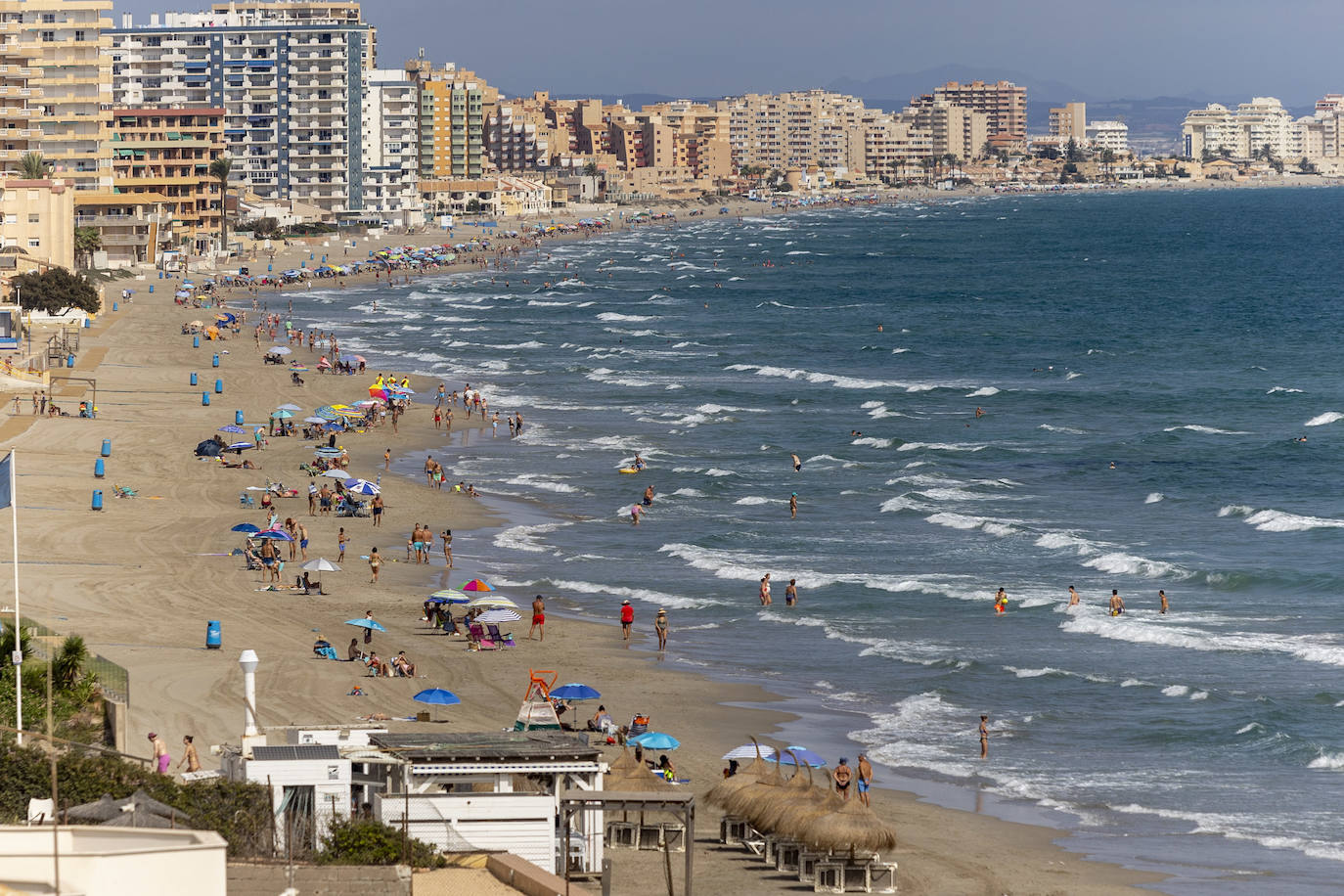 Alta ocupación en La Manga, en imágenes