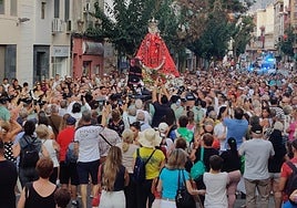 La Virgen de la Fuensanta, este jueves, en el barrio del Carmen de Murcia.