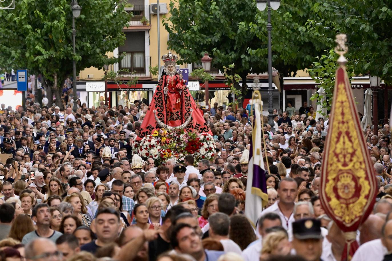 La bajada de la Virgen de la Fuensanta a la Catedral de Murcia, en imágenes