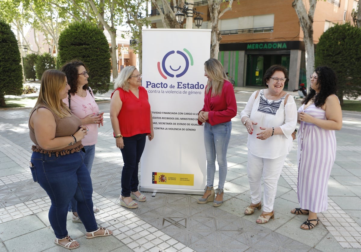 Presentación de los puntos violeta en la alameda de la Constitución.