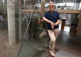 Javier Castillo, en la sede del Archivo Regional en la avenida de los Pinos.