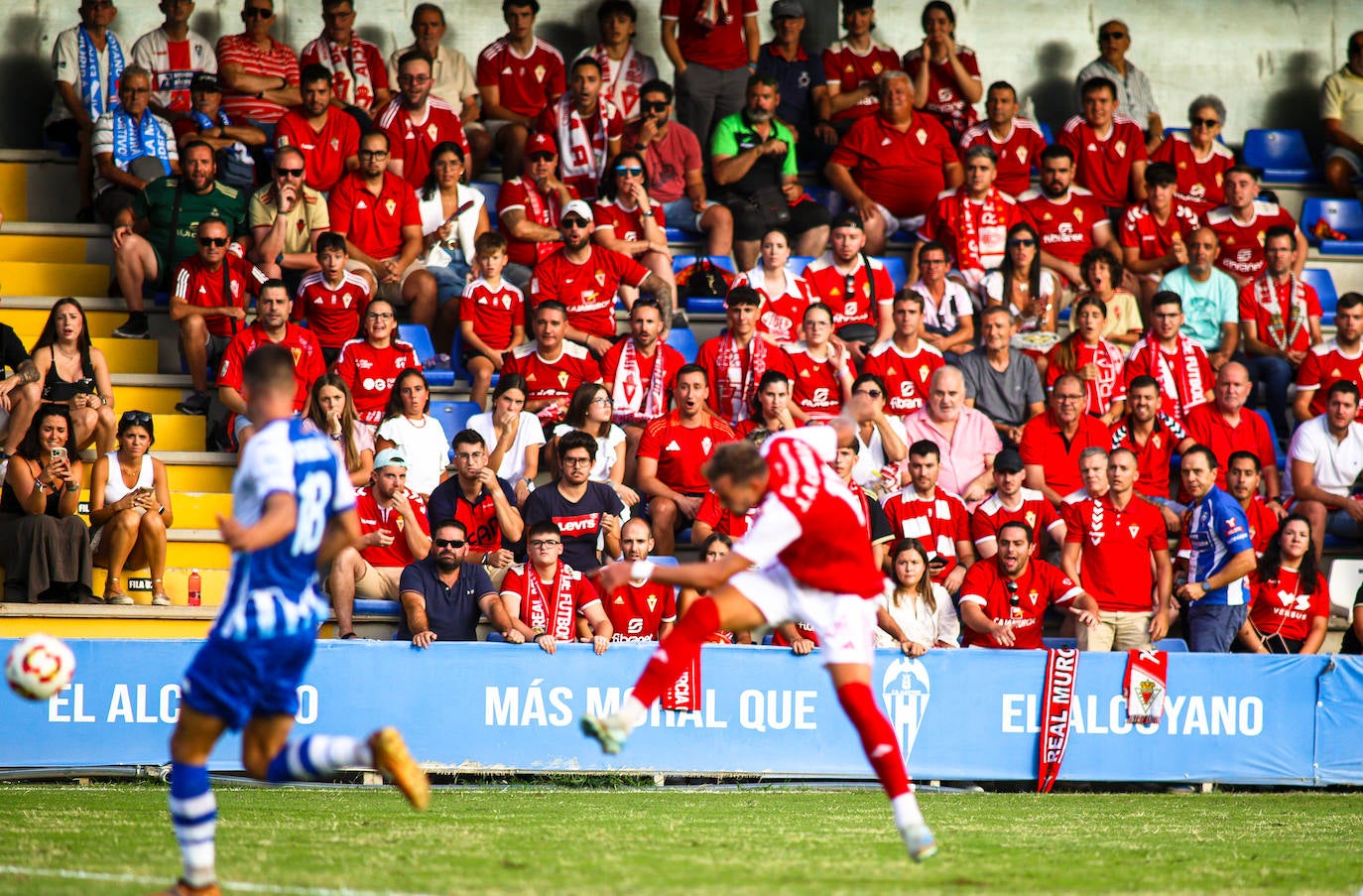 La victoria del Real Murcia frente al Alcoyano, en imágenes