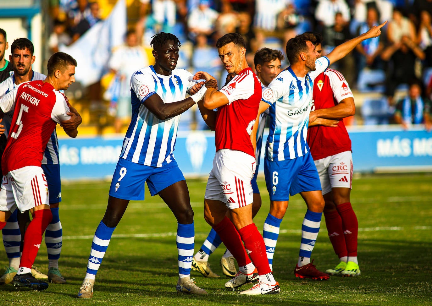 La victoria del Real Murcia frente al Alcoyano, en imágenes