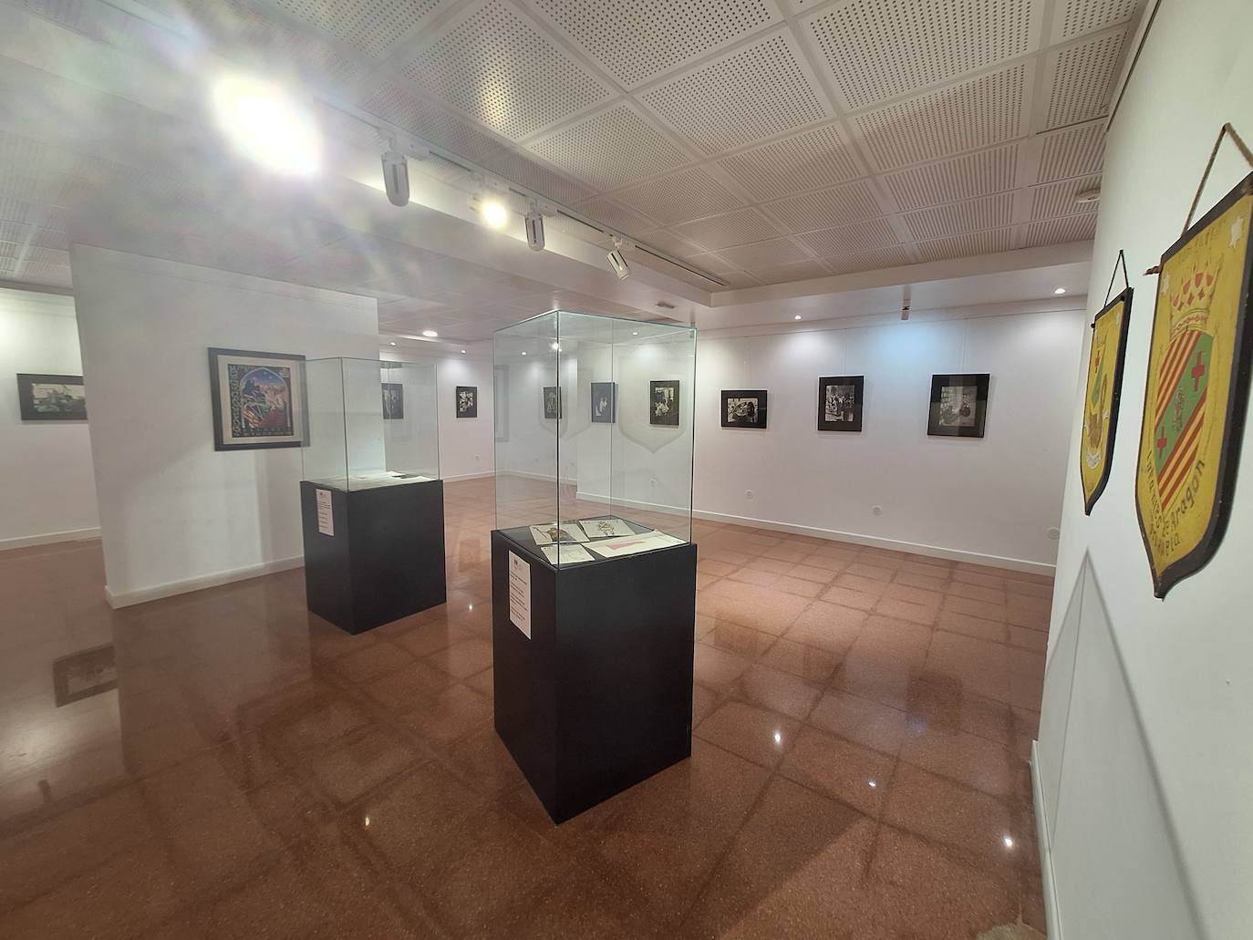 Las imágenes de la exposición de los 50 años de Moros y Cristianos en Orihuela