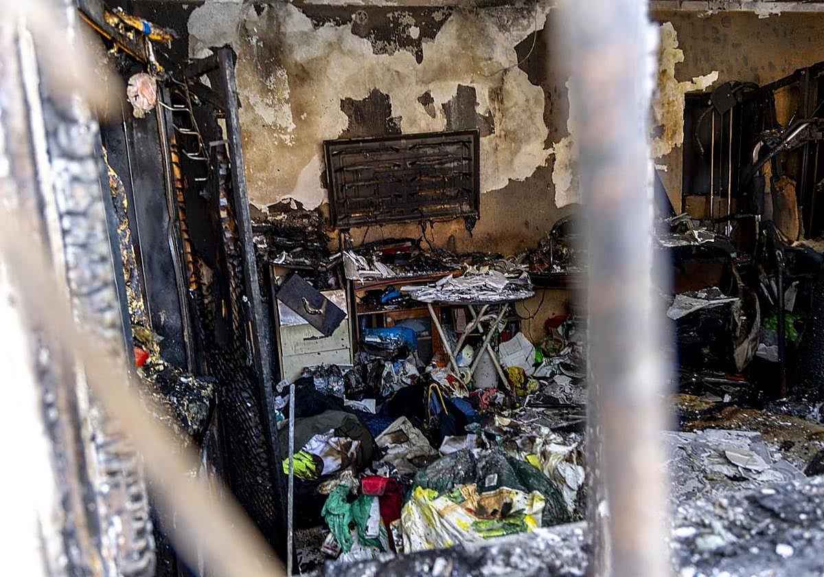 Estado de la casa de Torreciega después del incendio.