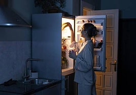 El truco casero y económico para eliminar la humedad del frigorífico.