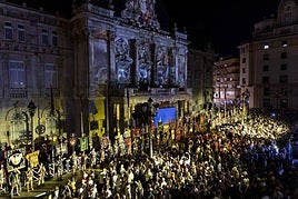 Pregón de Carthagineses y Romanos en la Plaza del Ayuntamineto. Imagen de archivo.