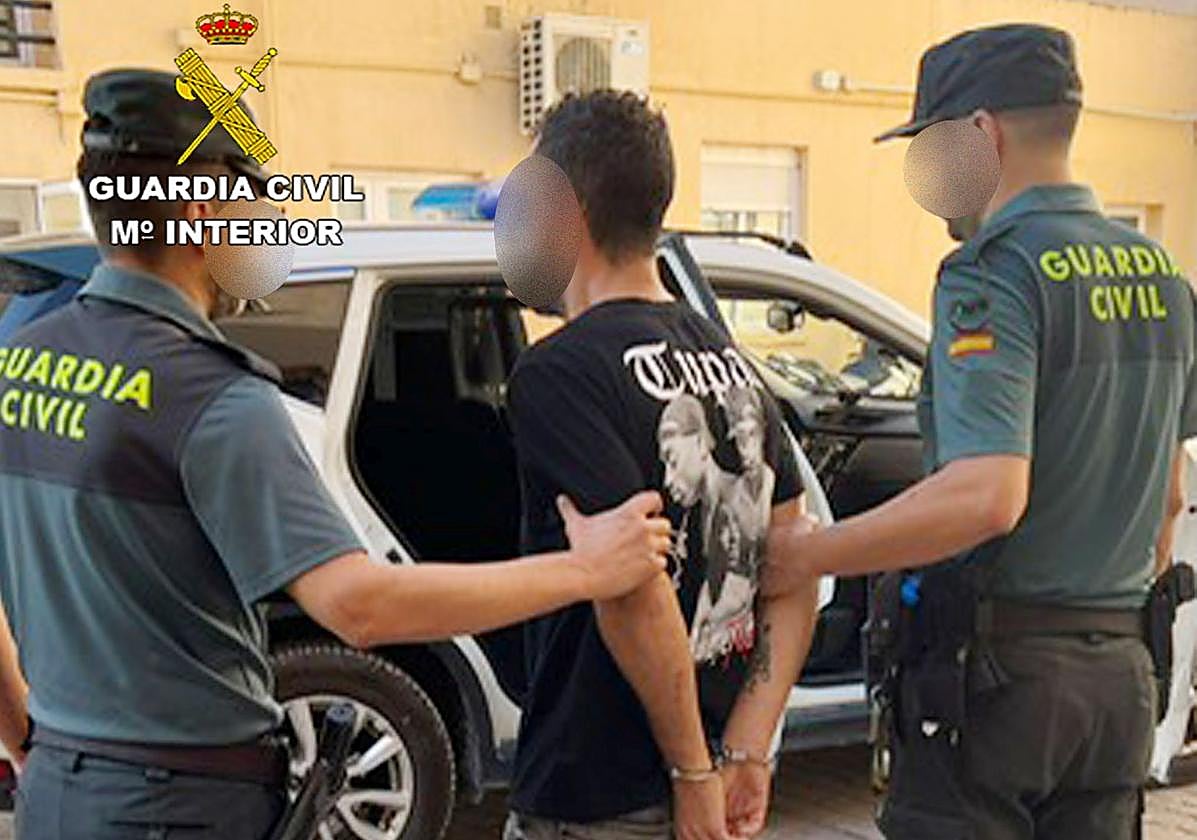 Uno de los arrestados.