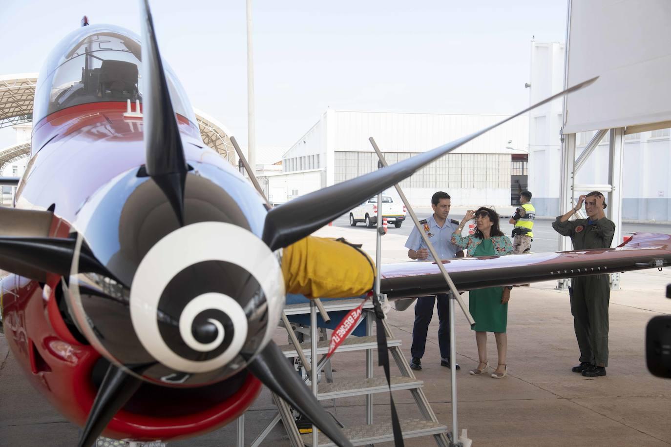 Margarita Robles visita la Academia General del Aire de San Javier, en imágenes