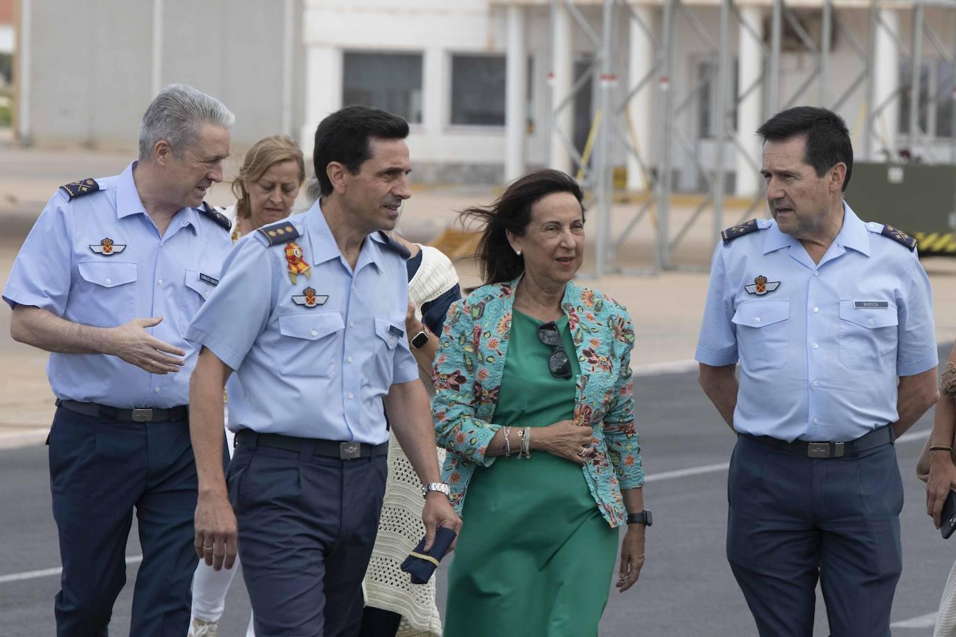 Margarita Robles visita la Academia General del Aire de San Javier, en imágenes