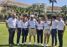 El equipo humano de JGolf (organizadores de la prueba) con Chema Olazábal.