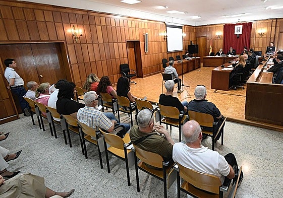 Imagen de la vista del juicio a los empresarios que abusaron y pagaron a menores por mantener sexo.