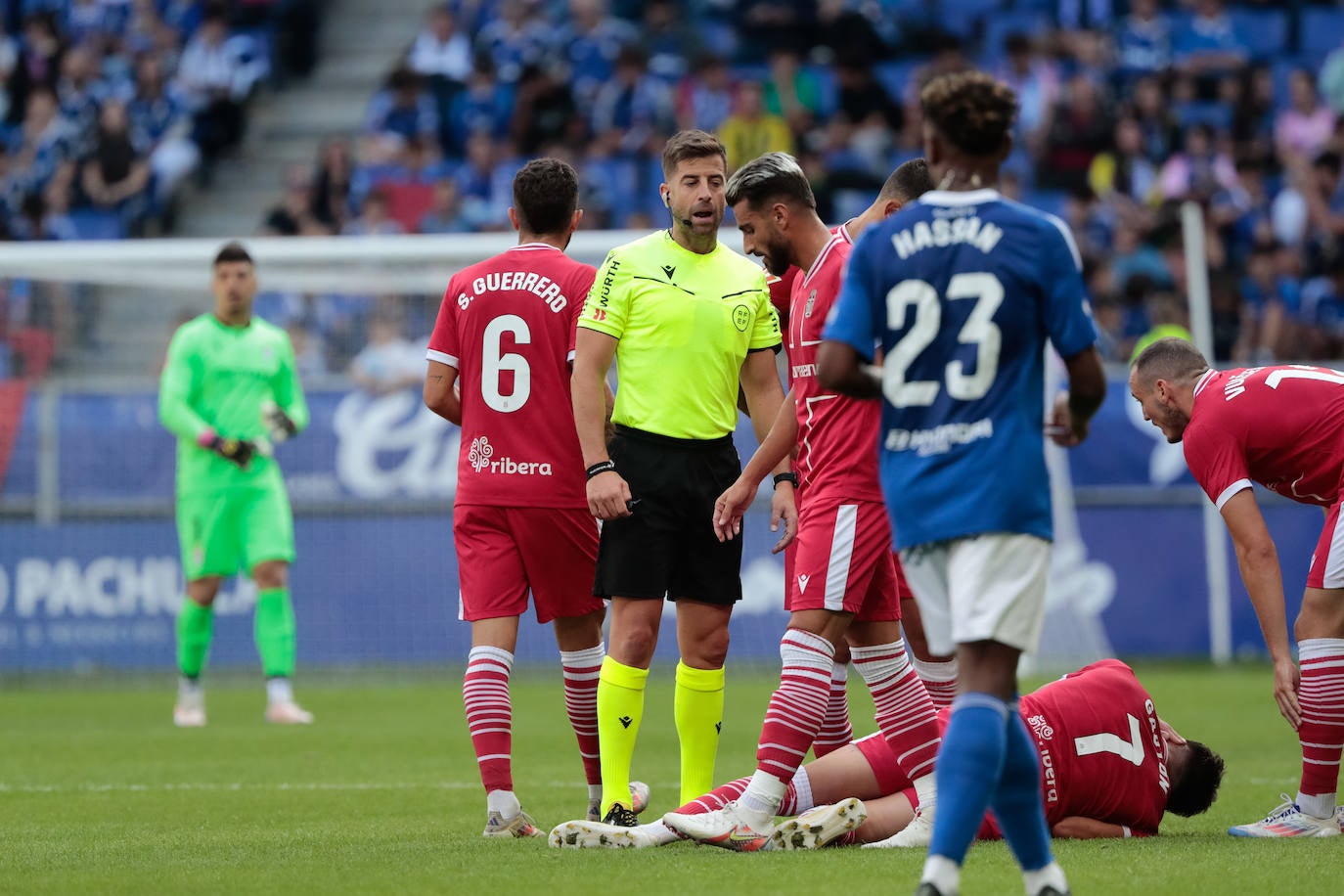 La derrota del Cartagena frente al Oviedo, en imágenes