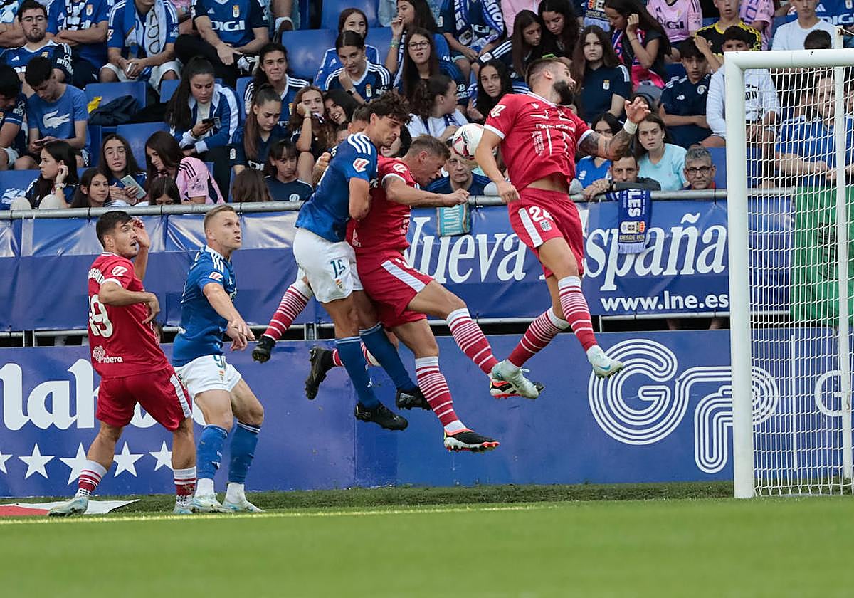 La derrota del Cartagena frente al Oviedo, en imágenes