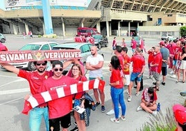 Aficionados granas, en los alrededores del estadio Rico Pérez, en mayo de 2022.