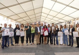 Presentación de la campaña de vasos reutilizables en la feria.