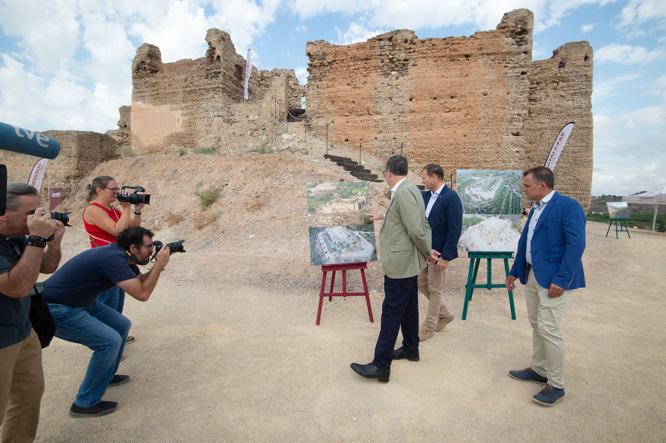 La restauración del recinto inferior del Castillejo de Monteagudo en Murcia, en imágenes