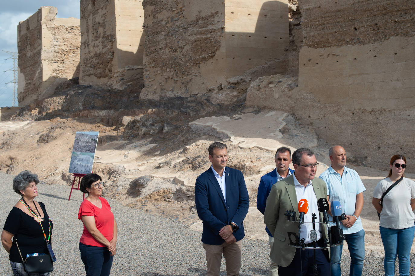 La restauración del recinto inferior del Castillejo de Monteagudo en Murcia, en imágenes