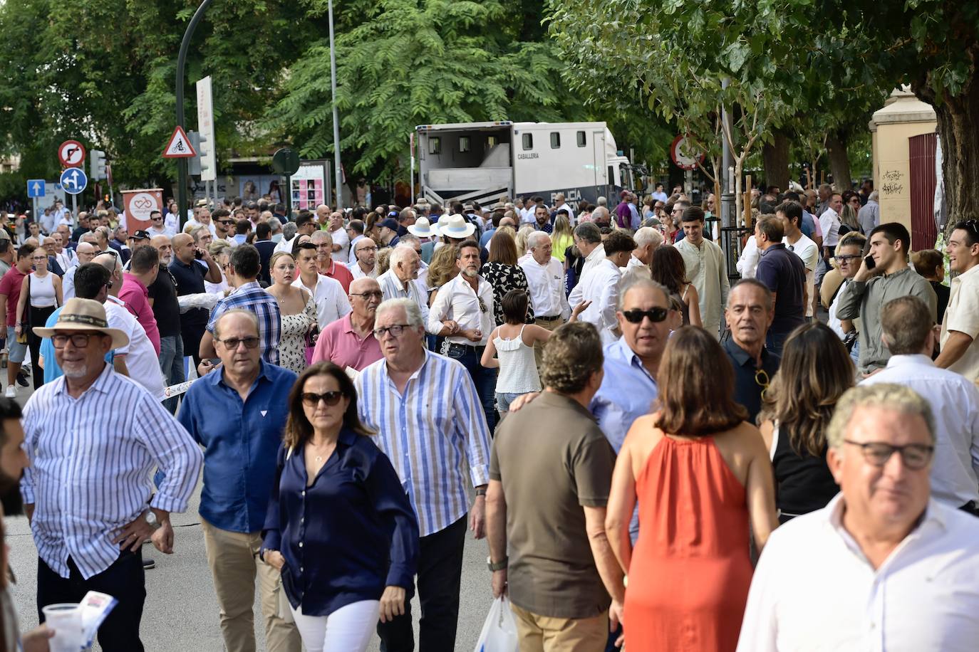 Las imágenes del ambiente de la corrida del día de la Romería en Murcia