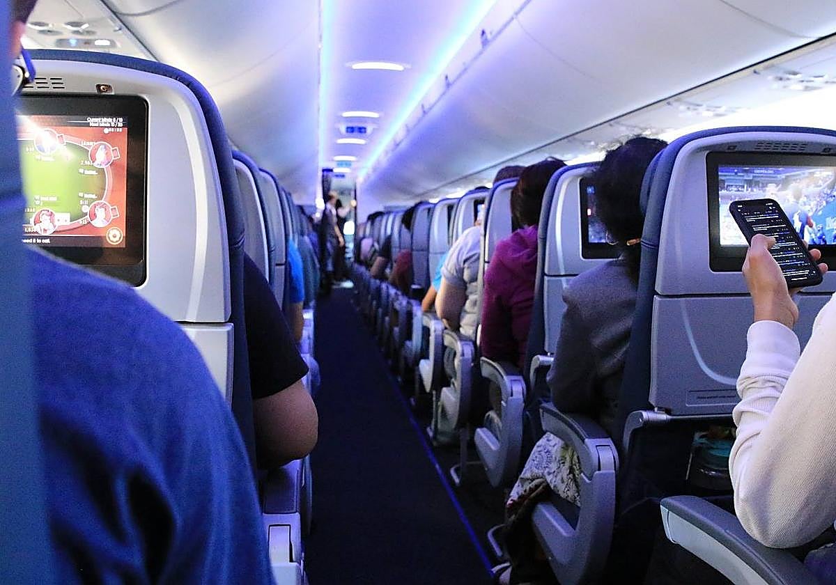 Pasajeros en un vuelo.