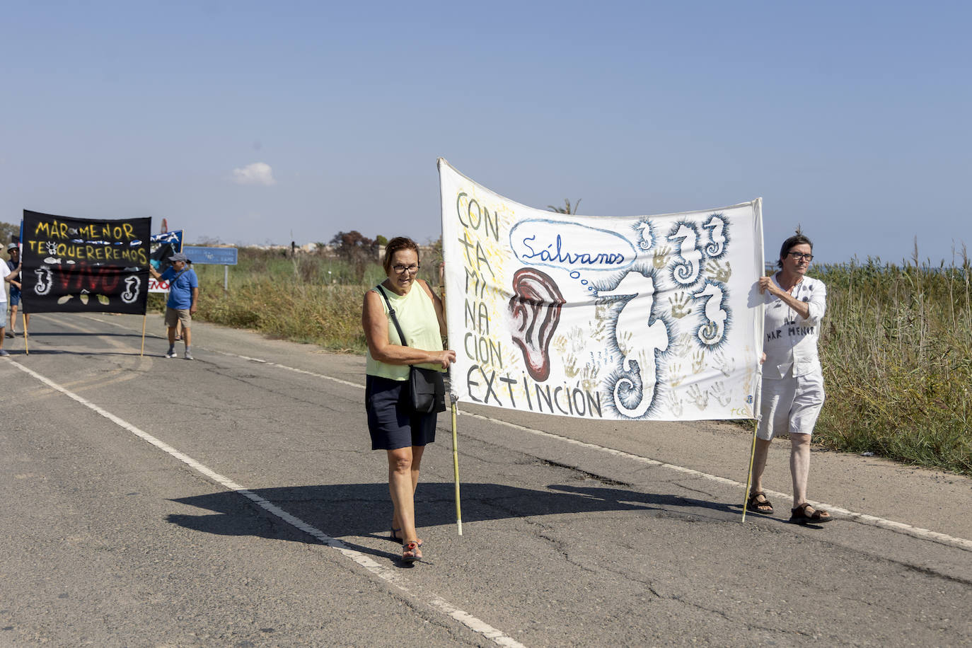 La manifestación en la Rambla del Albujón por el Mar Menor, en imágenes