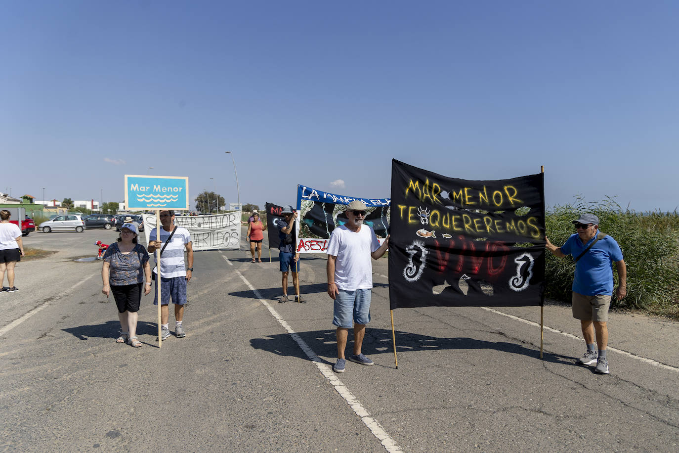 La manifestación en la Rambla del Albujón por el Mar Menor, en imágenes