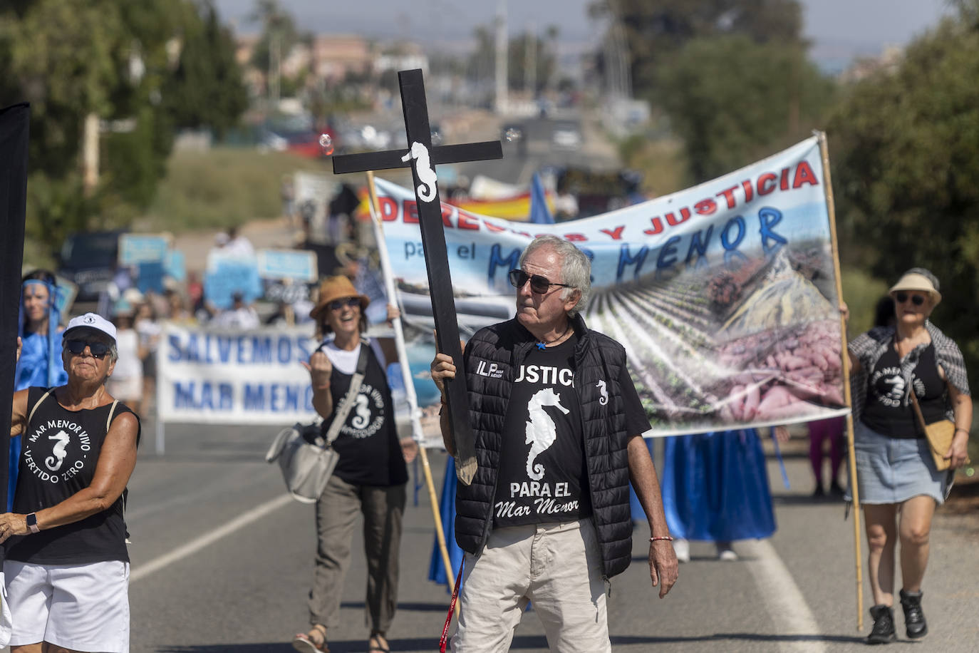 La manifestación en la Rambla del Albujón por el Mar Menor, en imágenes