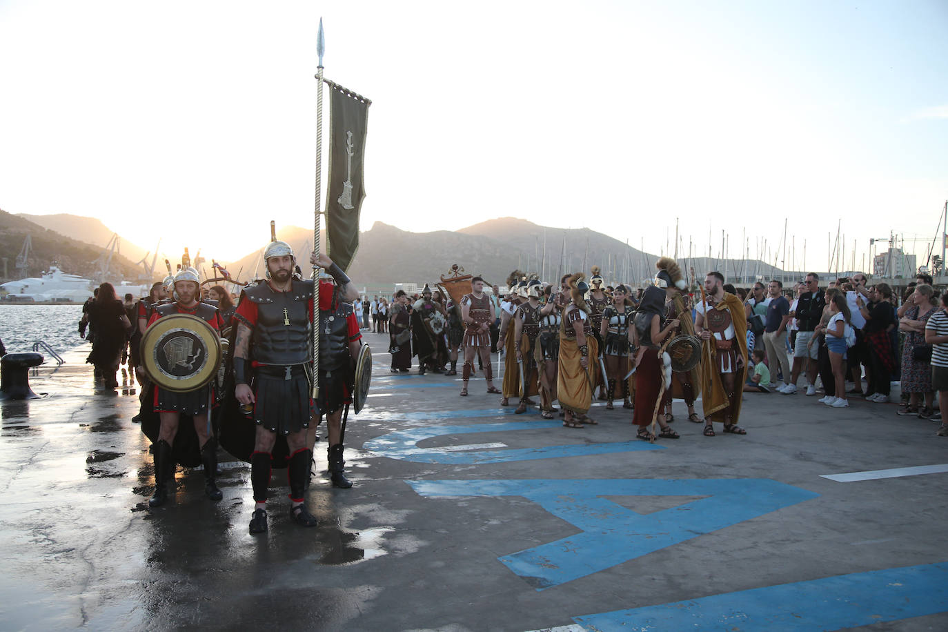 Las imágenes del Desembarco y la Contratación de Mercenarios de Carthagineses y Romanos