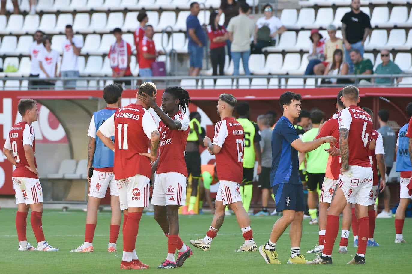 La derrota del Real Murcia frente al Betis Deportivo en el Enrique Roca, en imágenes