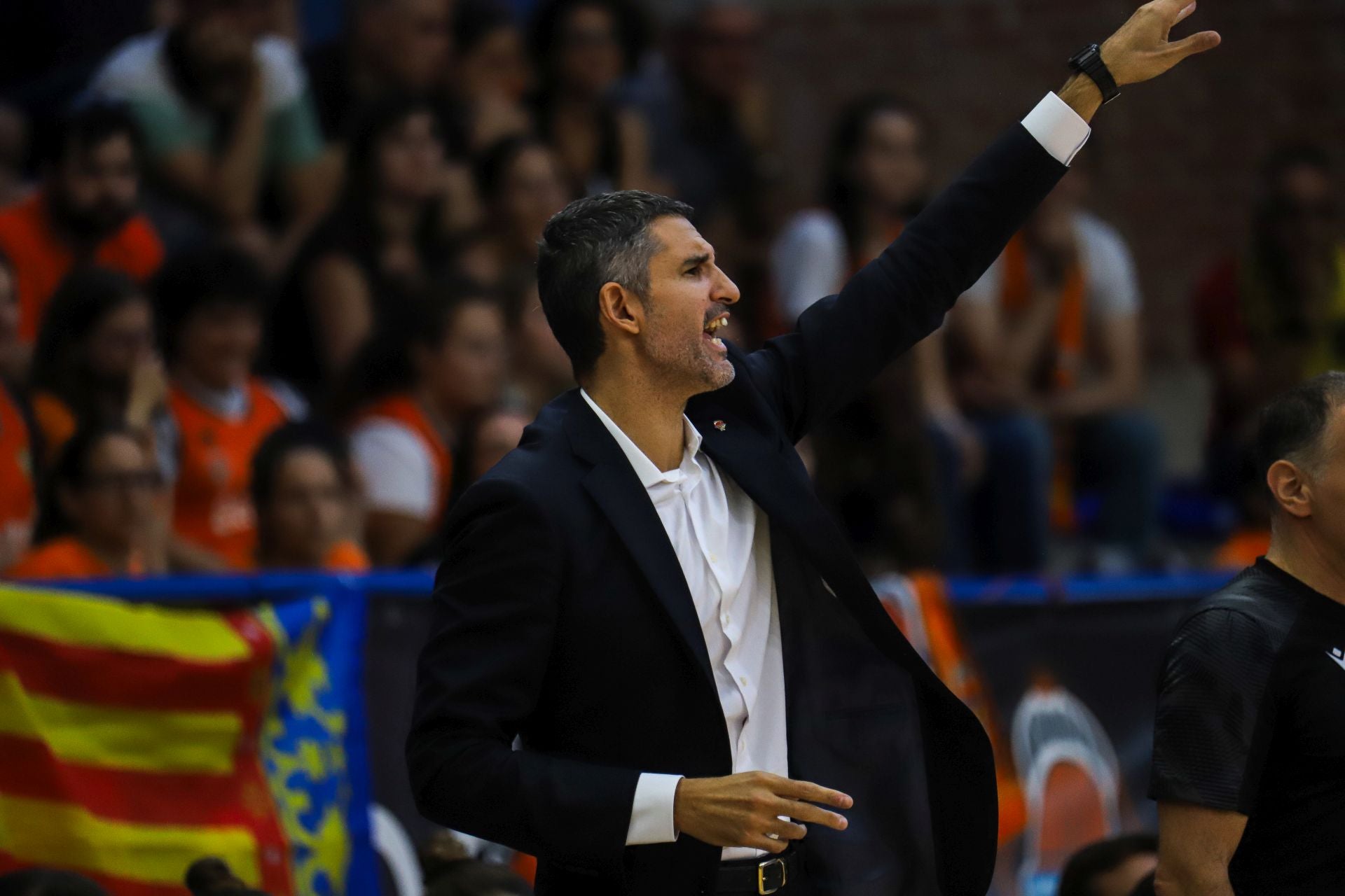 Las imágenes del partido de la Supercopa entre Valencia Basket y Zaragoza