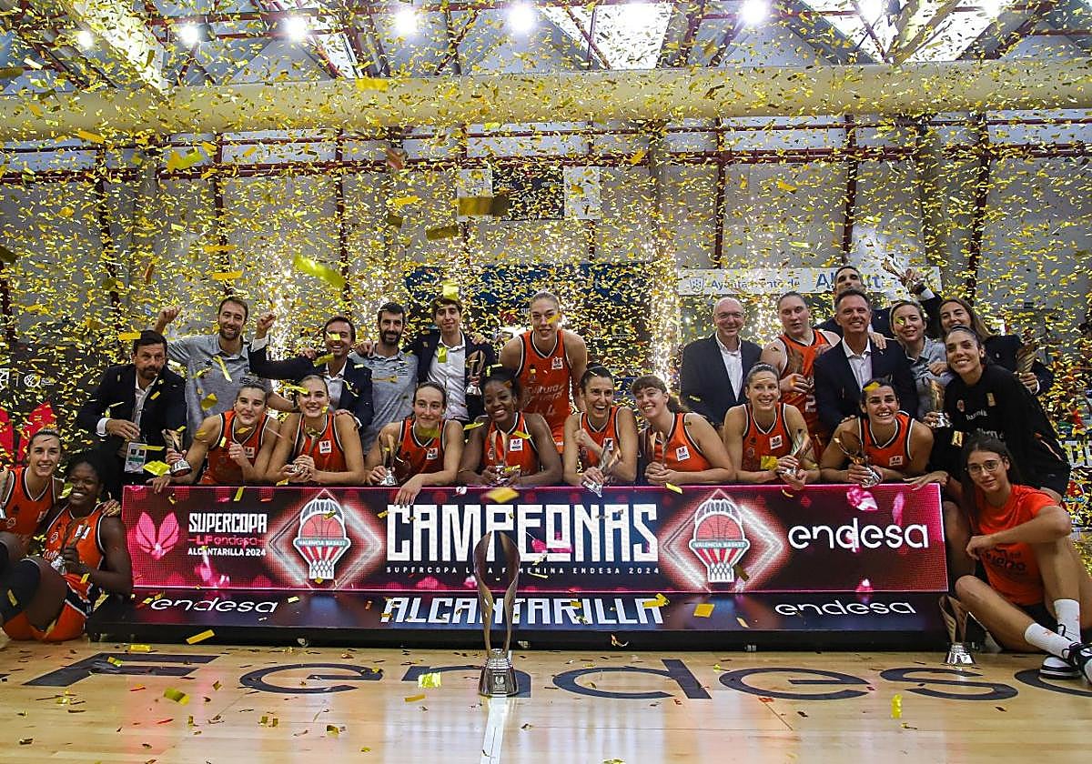 Las imágenes del partido de la Supercopa entre Valencia Basket y Zaragoza