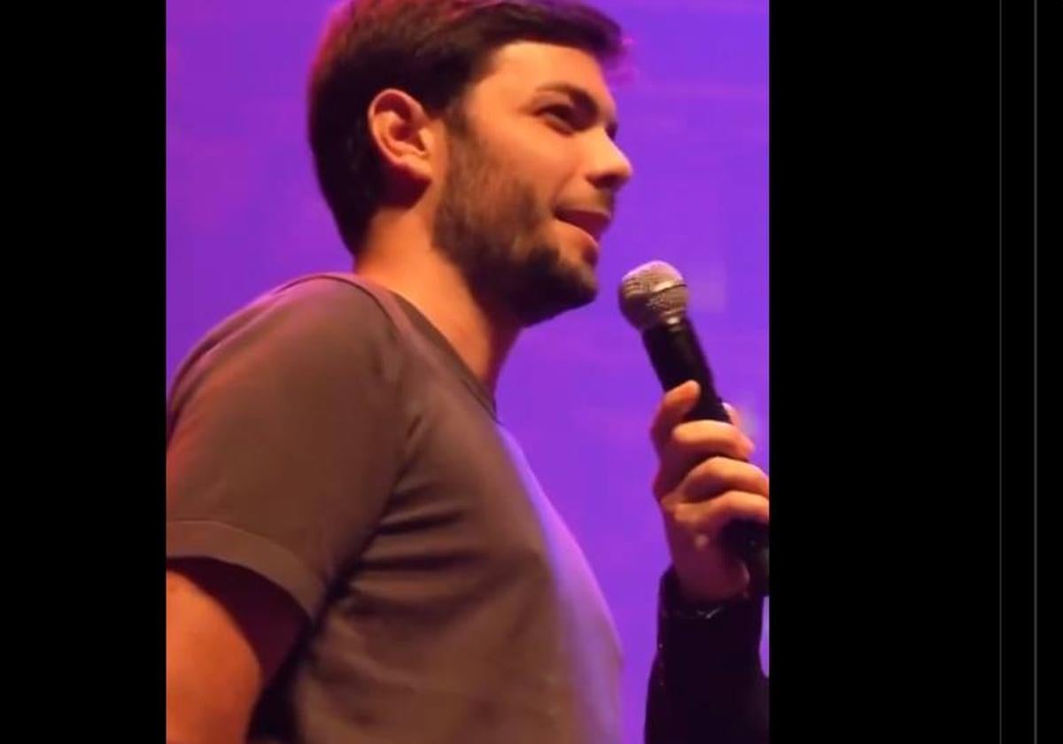 El concejal Nacho Jáudenes, protagonista inesperado del 'show' de Juan Dávila en Cartagena.