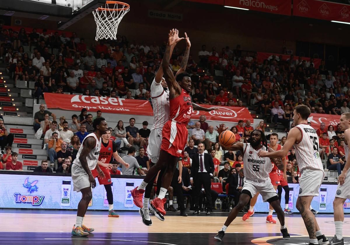 Las imágenes del UCAM Murcia-Manisa Basket (97-103)