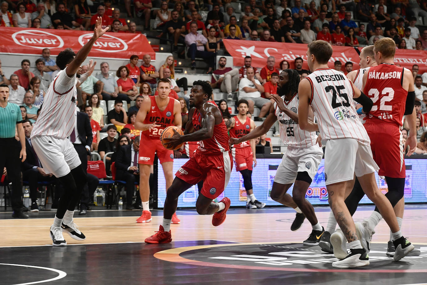 Las imágenes del UCAM Murcia-Manisa Basket (97-103)